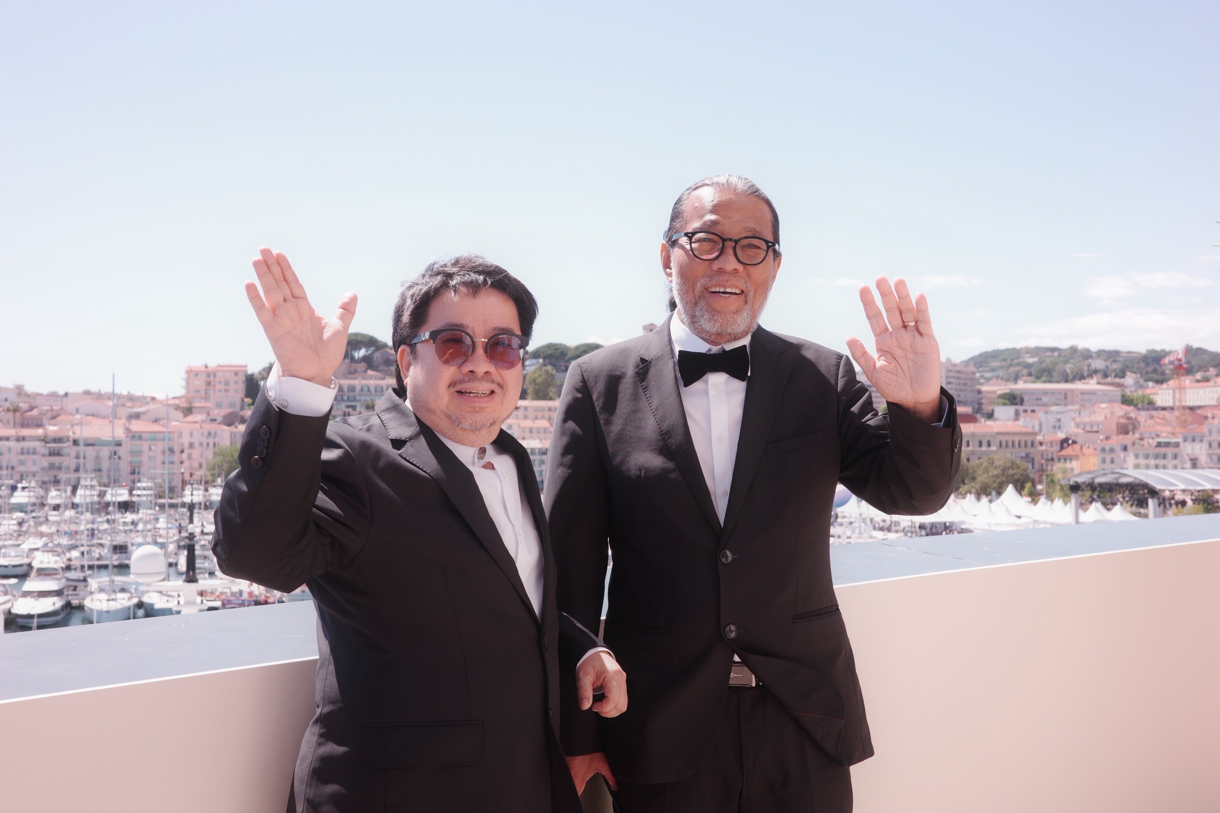 第79屆坎城影展「坎城經典」（Cannes Classics）單元入選《魯冰花》（1989）數位修復版，影視聽中心董事長褚明仁（圖左）與本片攝影指導李屏賓（圖右）皆於坎城現場共襄盛舉。（文.JPG